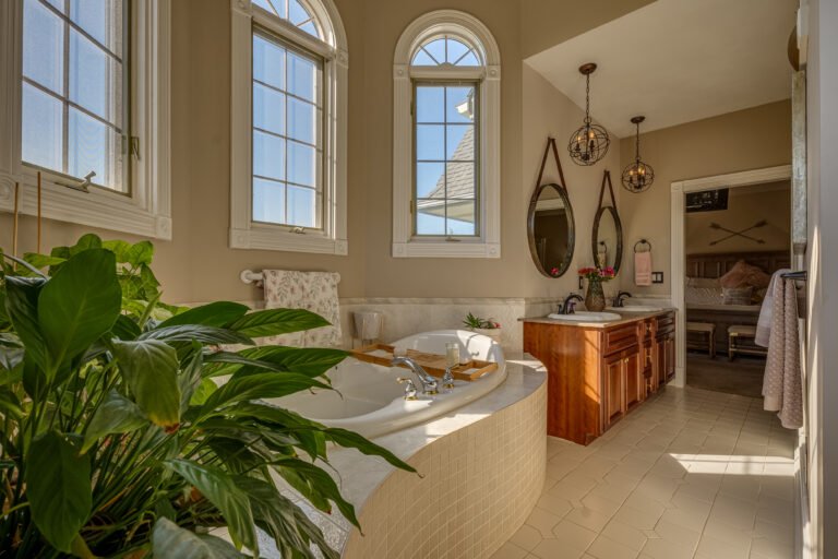 Kenosha Real Estate Bathroom Photo